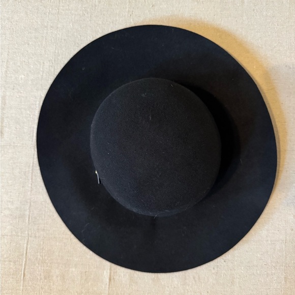 H&M Accessories - H&M Classic Black Round Hat
